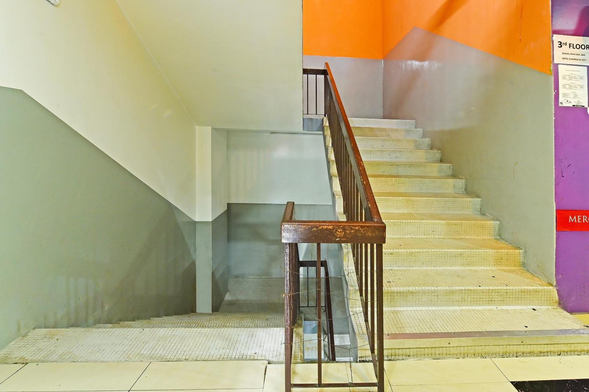 Oyo 90138 Hotel Elwarda Klcity Kuala Lumpur Eksteriør bilde